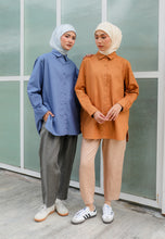 Load image into Gallery viewer, Erum Linen Top (Denim Blue)