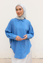 Load image into Gallery viewer, Leena Curved Top (Blue)