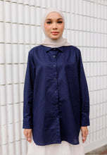 Load image into Gallery viewer, Erum Linen Top (Midnight Blue)