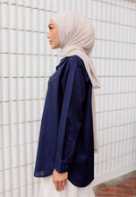 Load image into Gallery viewer, Erum Linen Top (Midnight Blue)