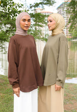 Load image into Gallery viewer, Zoe Curved T-Shirt (Dark Choco)