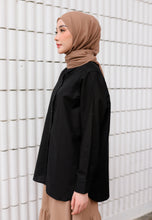 Load image into Gallery viewer, Erum Linen Top (Black)