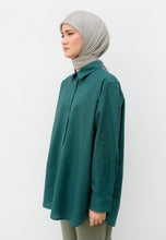 Load image into Gallery viewer, Erum Linen Top (Emerald Green)