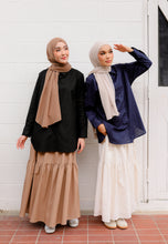 Load image into Gallery viewer, Erum Linen Top (Midnight Blue)