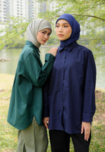 Load image into Gallery viewer, Erum Linen Top (Midnight Blue)