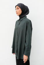 Load image into Gallery viewer, Erum Linen Top (Deep Green)