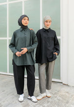 Load image into Gallery viewer, Erum Linen Top (Deep Green)