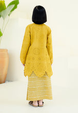 Load image into Gallery viewer, Sepadan Girl (Mustard)