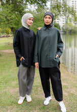Load image into Gallery viewer, Erum Linen Top (Deep Green)