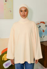 Load image into Gallery viewer, Zada Reversible T-shirt (Cream)