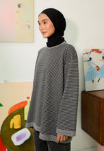 Load image into Gallery viewer, Zada Reversible T-shirt (Grey)