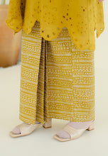 Load image into Gallery viewer, Sepadan Kurung (Mustard)