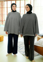Load image into Gallery viewer, Zada Reversible T-shirt (Grey)