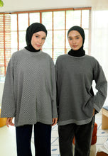 Load image into Gallery viewer, Zada Reversible T-shirt (Grey)