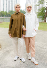 Load image into Gallery viewer, Erum Linen Top (Pearl White)