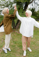 Load image into Gallery viewer, Erum Linen Top (Pearl White)