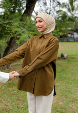 Load image into Gallery viewer, Erum Linen Top (Seaweed)