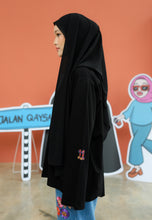 Load image into Gallery viewer, Jalan Qaysaa T-Shirt (Black)