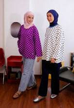 Load image into Gallery viewer, Hana Polka T-Shirt (Purple Pink)