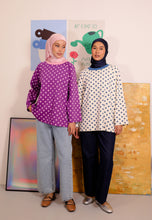 Load image into Gallery viewer, Hana Polka T-Shirt (Purple Pink)