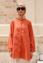Load image into Gallery viewer, Hessa Linen Top (Brick Orange)
