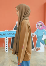 Load image into Gallery viewer, Jalan Qaysaa T-Shirt (Dark Brown)