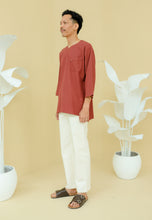 Load image into Gallery viewer, Kerabat Kurta Men (Redwood)