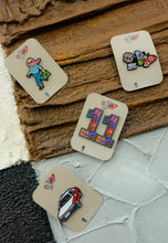 Load image into Gallery viewer, Enamel Pins (11 Bunga)