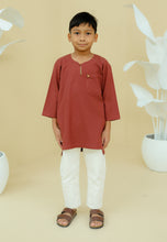 Load image into Gallery viewer, Kerabat Kurta Boy (Redwood)