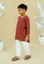 Load image into Gallery viewer, Kerabat Kurta Boy (Redwood)