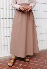 Load image into Gallery viewer, Armel Cotton Skirt (Brown)