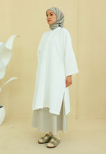 Load image into Gallery viewer, Ibna Printed Tunic (White Waffle)