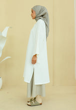 Load image into Gallery viewer, Ibna Printed Tunic (White Waffle)