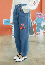 Load image into Gallery viewer, Bunga-Bunga Jeans (Light Blue)