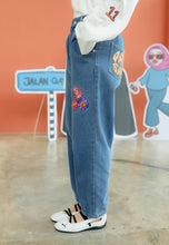 Load image into Gallery viewer, Bunga-Bunga Jeans (Light Blue)