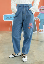 Load image into Gallery viewer, Bunga-Bunga Jeans (Light Blue)