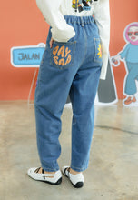 Load image into Gallery viewer, Bunga-Bunga Jeans (Light Blue)