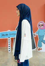 Load image into Gallery viewer, Tak Qaysaa Mana T-Shirt (White)