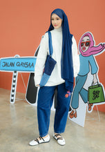 Load image into Gallery viewer, Tak Qaysaa Mana T-Shirt (White)