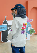 Load image into Gallery viewer, Tak Qaysaa Mana T-Shirt (Soft Grey)