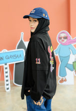 Load image into Gallery viewer, Tak Qaysaa Mana T-Shirt (Black)