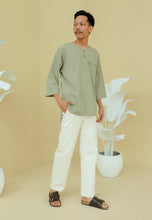 Load image into Gallery viewer, Paut Kurta Men (Sage Green)