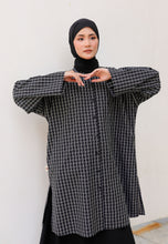 Load image into Gallery viewer, Ibna Printed Tunic (Black Checkered)