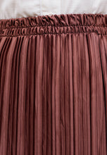 Load image into Gallery viewer, Tyesha Pleated Skirt (Dark Choco)