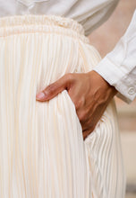 Load image into Gallery viewer, Tyesha Pleated Skirt (Milky Cream)