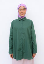 Load image into Gallery viewer, Erum Linen Top (Emerald Green)