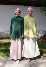 Load image into Gallery viewer, Erum Linen Top (Apple Green)