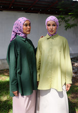 Load image into Gallery viewer, Erum Linen Top (Emerald Green)