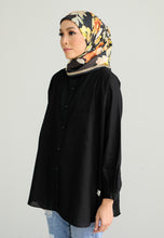 Load image into Gallery viewer, Hessa Linen Top (Black)