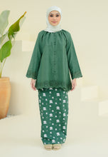 Load image into Gallery viewer, Secocok Kurung (Emerald Green)